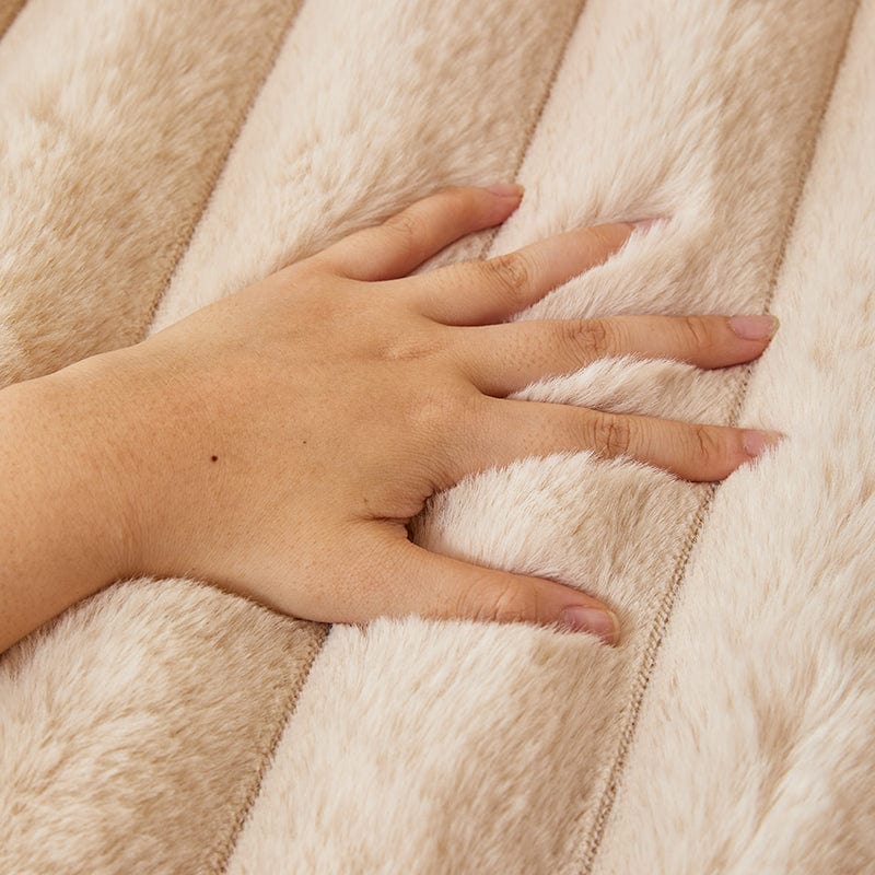 Housse canapé Beige - Housse de Canapé Antidérapante Luxe en Fausse Fourrure La Maison des Housses