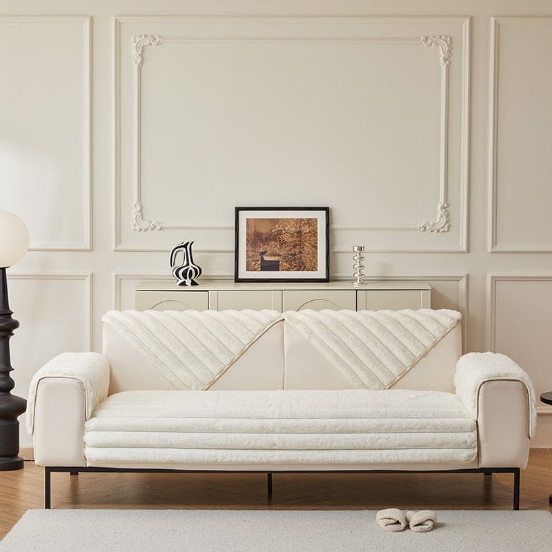 Housse canapé Blanc cassé - Housse de Canapé Antidérapante Luxe en Fausse Fourrure La Maison des Housses