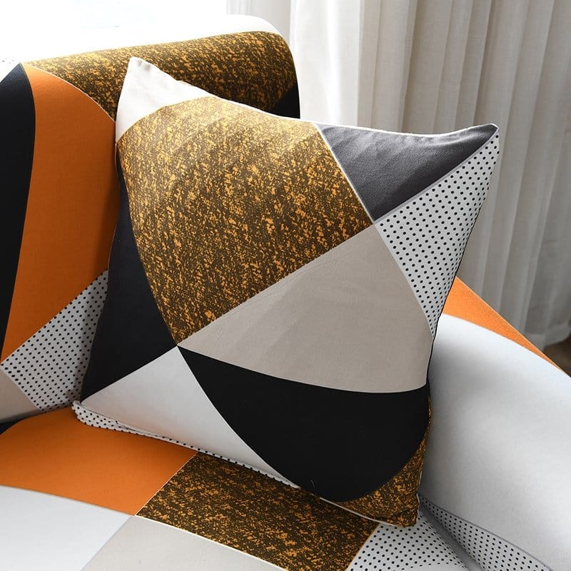 Housses de coussin déperlantes 45×45, lot de 2, Géométrique brun et beige, posée sur un canapé