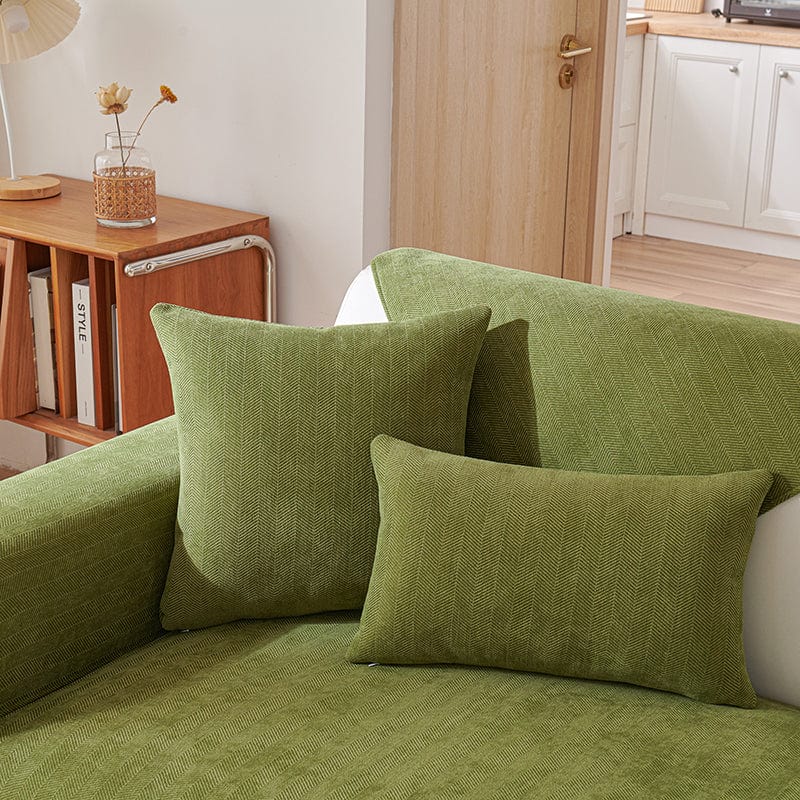 Housse de coussin EasyCover chenille 45×45, à l'unité, Olive, posée sur un canapé