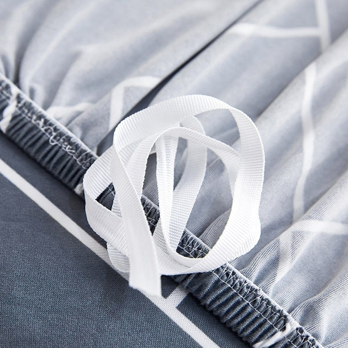 Housse fauteuil Gris Strip - Housse de Fauteuil Extensible La Maison des Housses