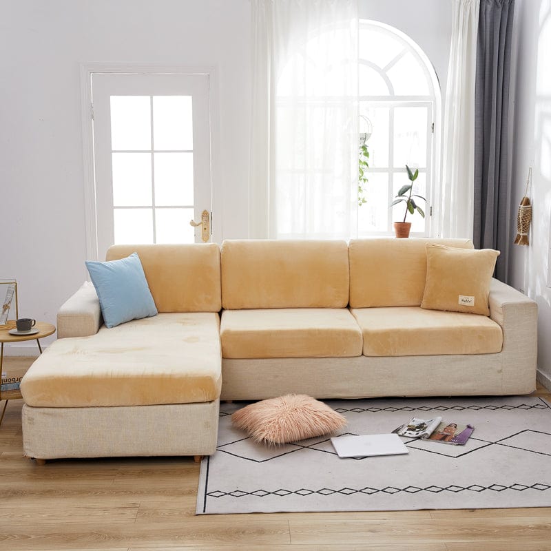 Housse de coussin de canapé en velours, Miel, posée sur les coussins d'assise et de dossier d'un canapé