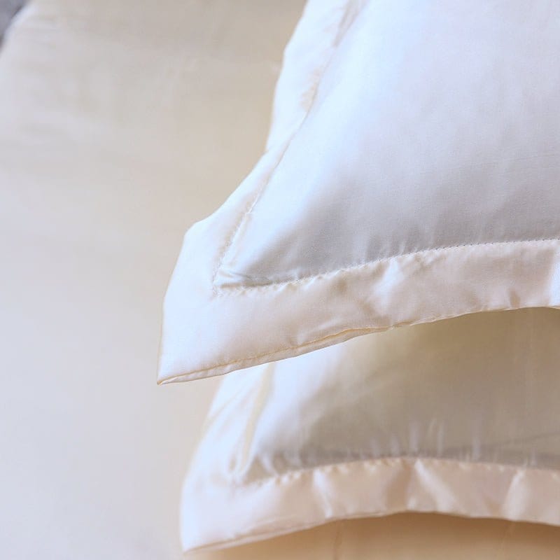 Parure de lit Beige clair type satin - Drap housse / Housse de couette / 2 taies d'oreiller La Maison des Housses