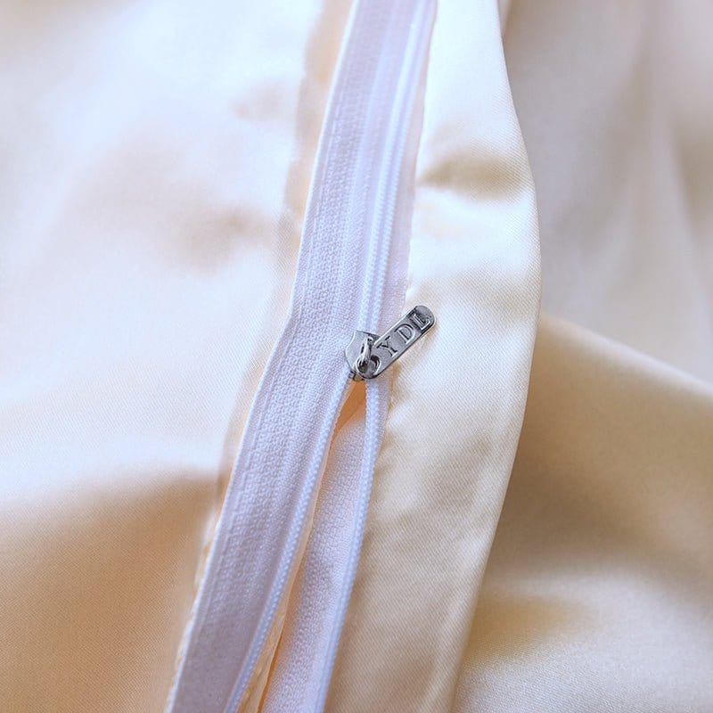 Parure de lit Beige clair type satin - Drap housse / Housse de couette / 2 taies d'oreiller La Maison des Housses