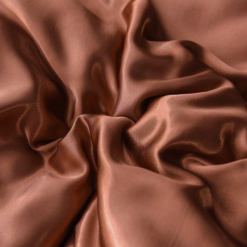 Parure de lit Marron type satin - Drap housse / Housse de couette / 2 taies d'oreiller La Maison des Housses