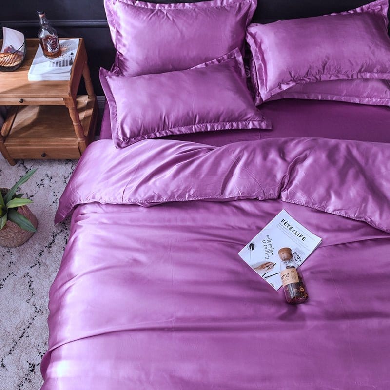 Parure de lit Mauve type satin - Drap housse / Housse de couette / 2 taies d'oreiller La Maison des Housses