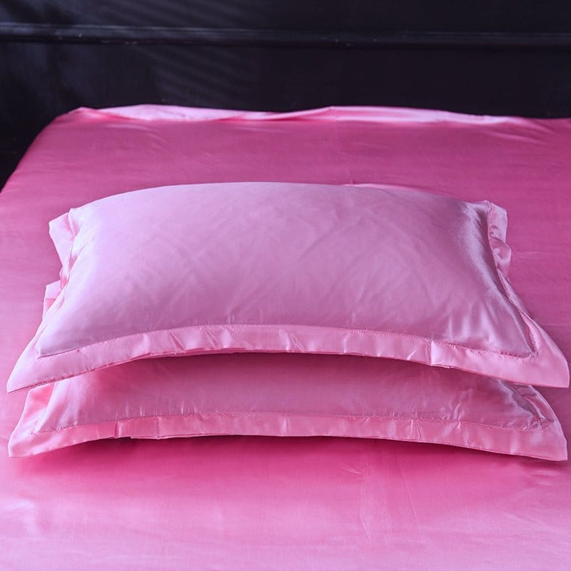 Parure de lit Rose bonbon type satin - Drap housse / Housse de couette / 2 taies d'oreiller La Maison des Housses