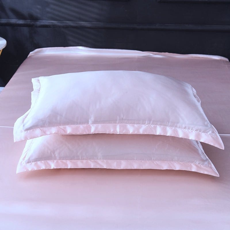 Parure de lit Rose clair type satin - Drap housse / Housse de couette / 2 taies d'oreiller La Maison des Housses