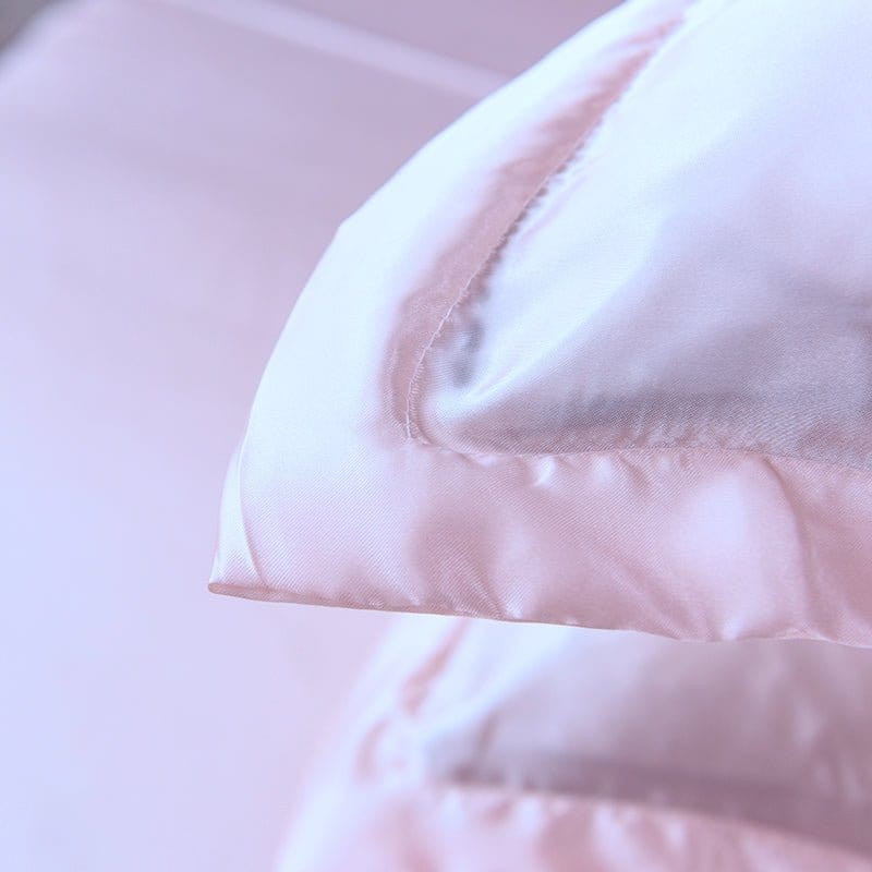 Parure de lit Rose clair type satin - Drap housse / Housse de couette / 2 taies d'oreiller La Maison des Housses