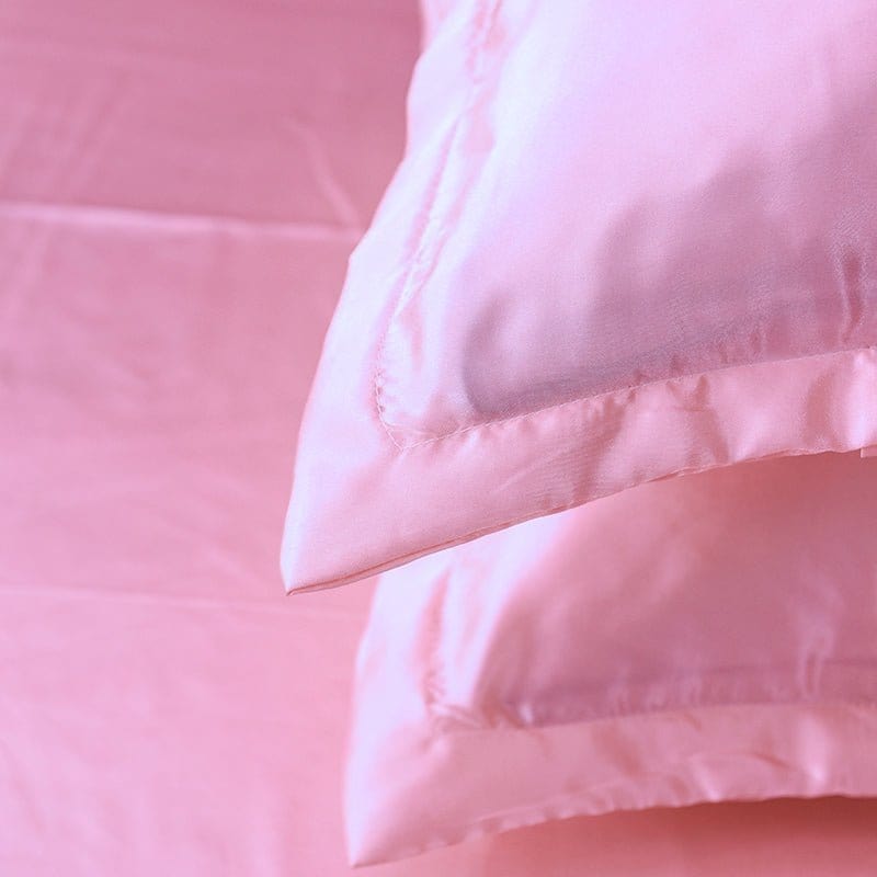 Parure de lit Rose type satin - Drap housse / Housse de couette / 2 taies d'oreiller La Maison des Housses