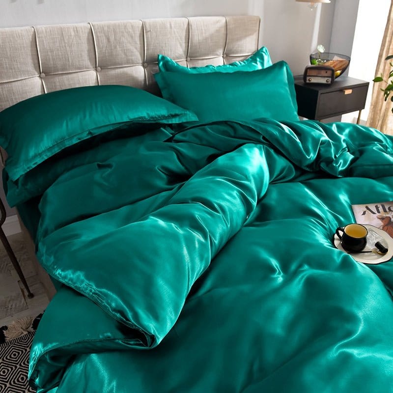 Parure de lit Vert type satin - Drap housse / Housse de couette / 2 taies d'oreiller La Maison des Housses