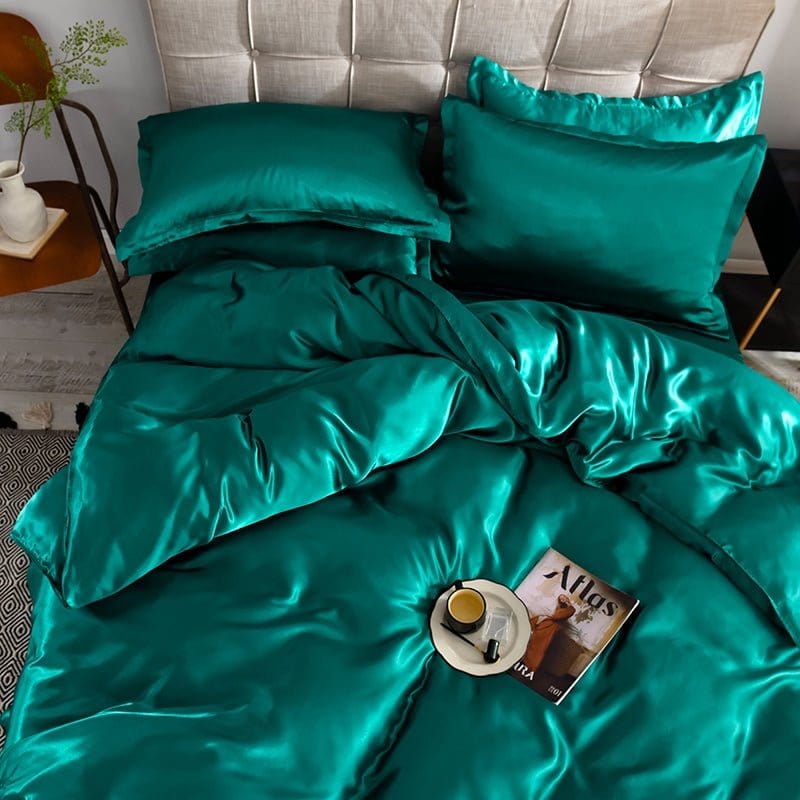 Parure de lit Vert type satin - Drap housse / Housse de couette / 2 taies d'oreiller La Maison des Housses