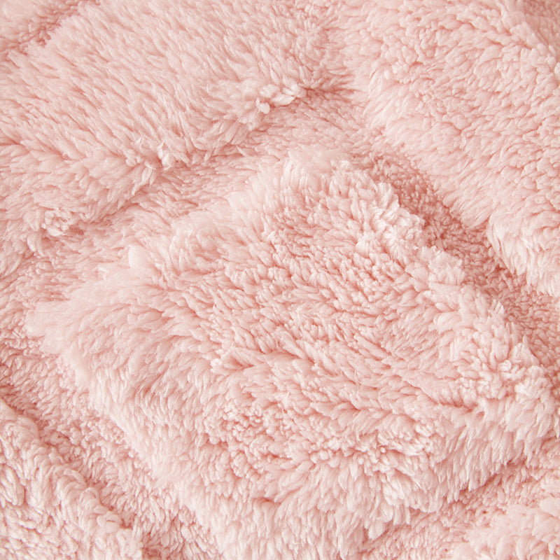 Jeté de canapé polaire Rose diamants, posé et drapé sur un canapé — vue 4