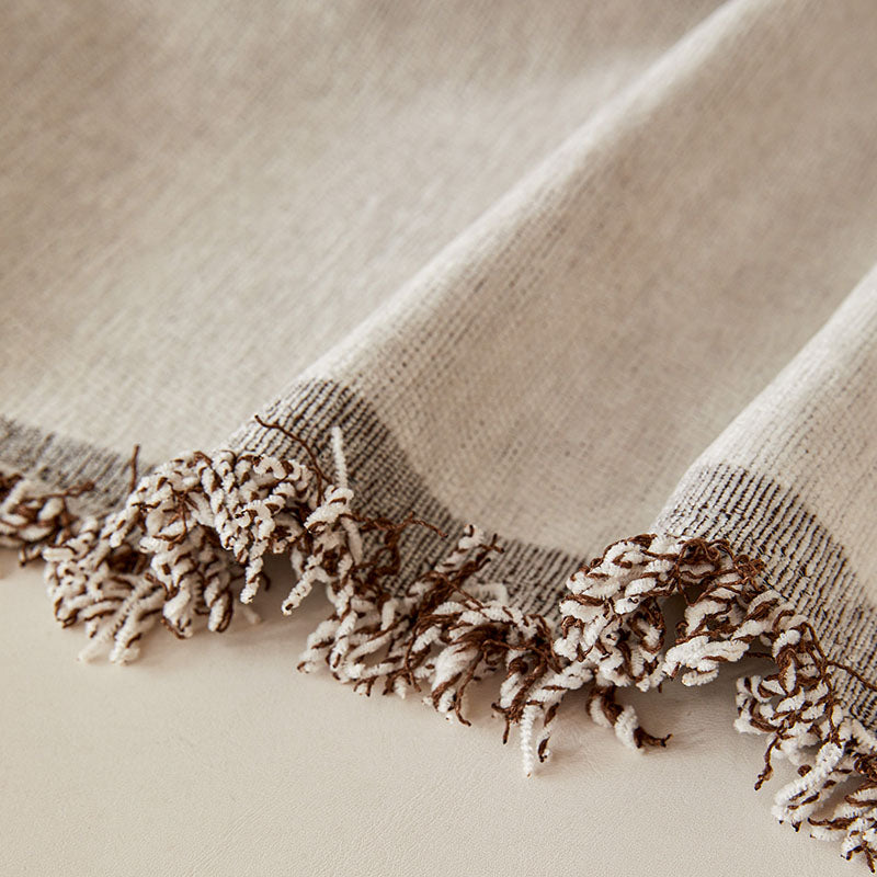 Jeté de canapé tissé Marron arches, posé et drapé sur un canapé — vue 5