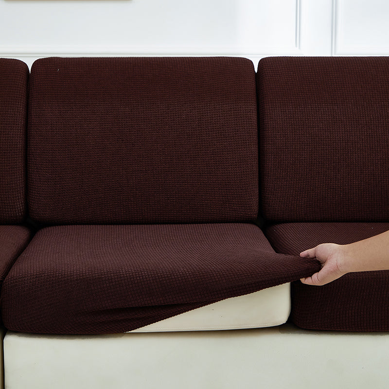 Housse de coussin de canapé déperlante, Chocolat, posée sur les coussins d'assise et de dossier d'un canapé — vue 4
