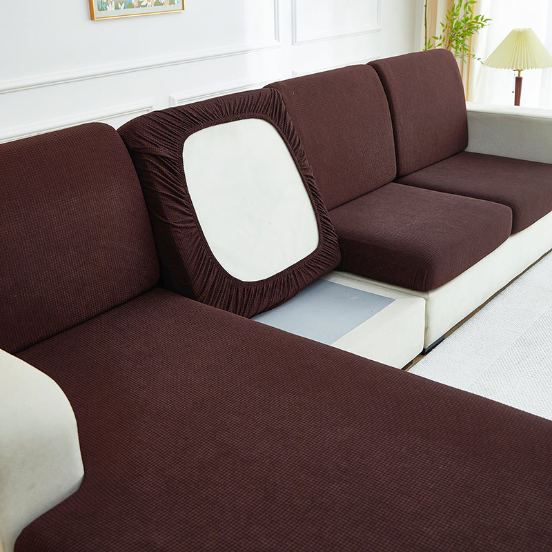 Housse de coussin de canapé déperlante, Chocolat, posée sur les coussins d'assise et de dossier d'un canapé — vue 5