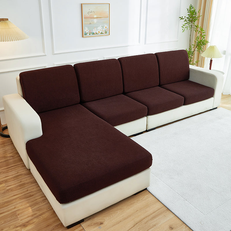 Housse de coussin de canapé déperlante, Chocolat, posée sur les coussins d'assise et de dossier d'un canapé — vue 2