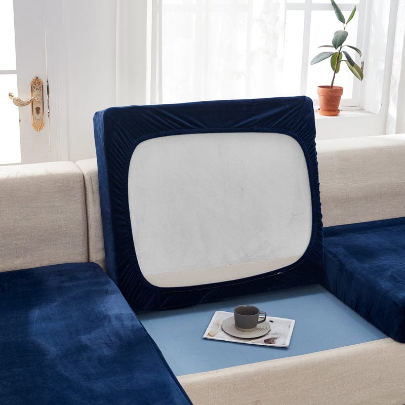 Housse de coussin de canapé en velours, Bleu saphir, posée sur les coussins d'assise et de dossier d'un canapé — vue 4