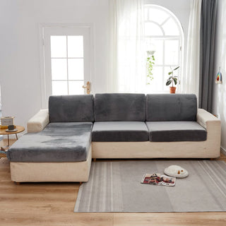 Housse de coussin de canapé en velours, Gris ardoise, posée sur les coussins d'assise et de dossier d'un canapé