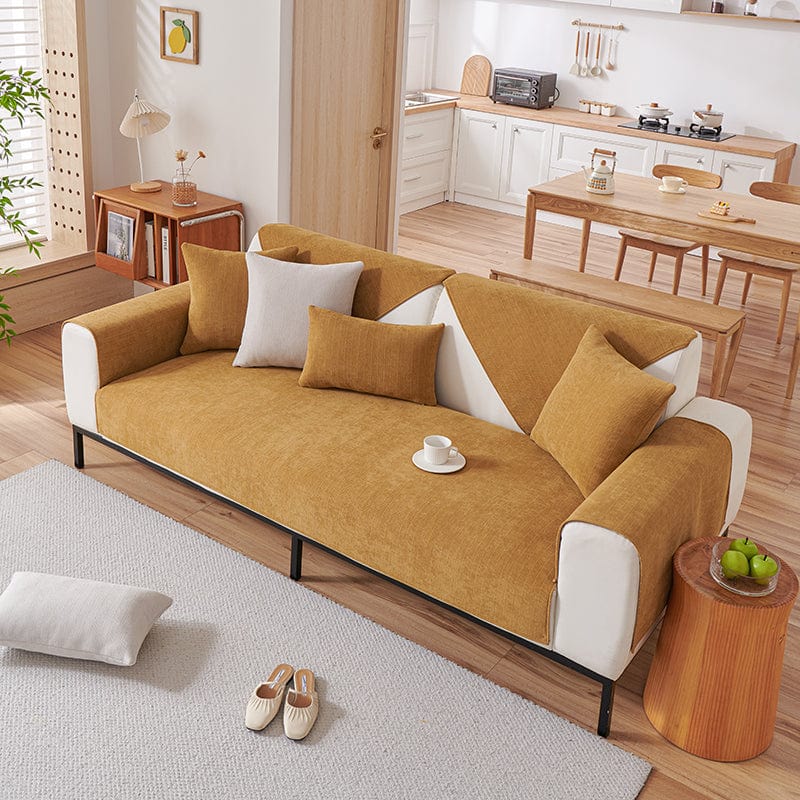 Housse de canapé EasyCover chenille, Camel, posée sur un canapé — vue 2