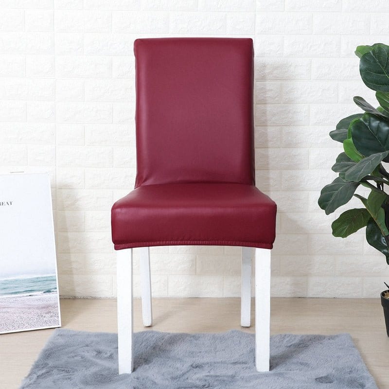 Housse de chaise en simili cuir, Grenat, posée sur une chaise — vue 2