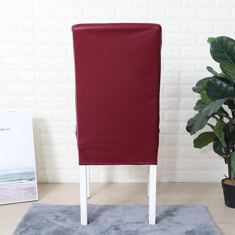 Housse de chaise en simili cuir, Grenat, posée sur une chaise — vue 4