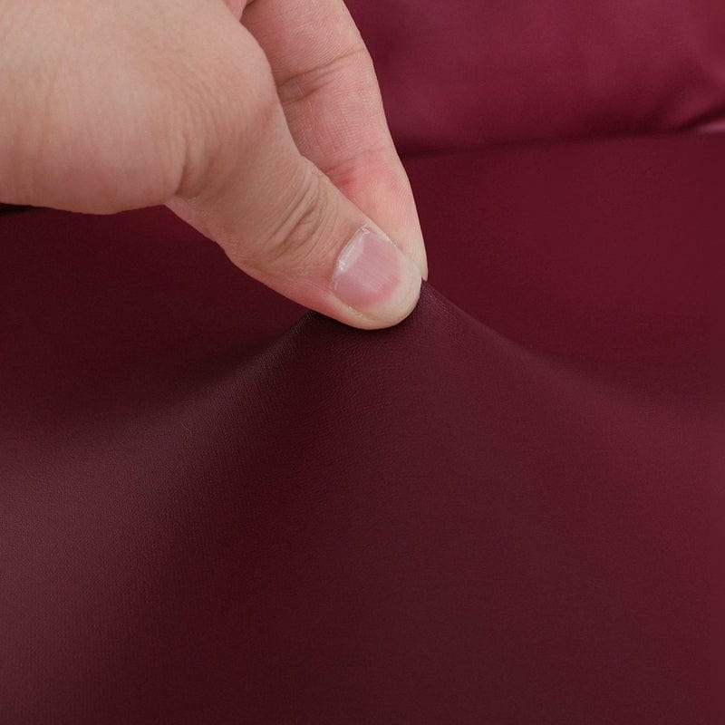 Housse de chaise en simili cuir, Grenat, posée sur une chaise — vue 6