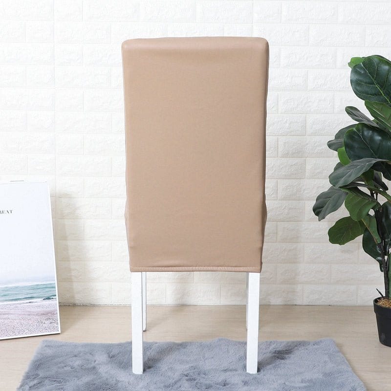 Housse de chaise en simili cuir, Taupe, posée sur une chaise — vue 4
