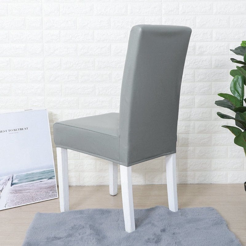 Housse de chaise en simili cuir, Gris galet, posée sur une chaise — vue 3