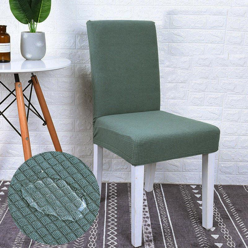 Housse de chaise déperlante, Vert eucalyptus, posée sur une chaise — vue 2