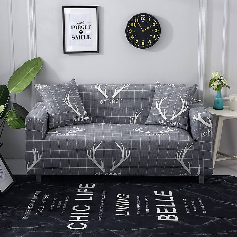 Housses de coussin de Noël 45×45, lot de 2, Gris bois de cerf, sur un canapé habillé du même motif — vue 2
