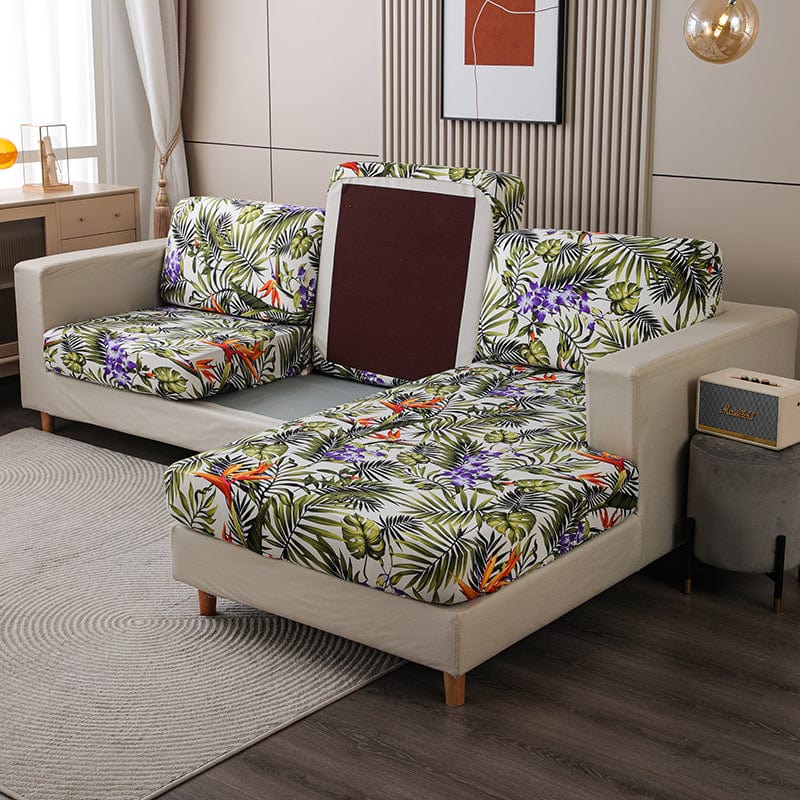 Housse de coussin de canapé extensible, Écru jungle violette, posée sur les coussins d'assise et de dossier d'un canapé — vue 4