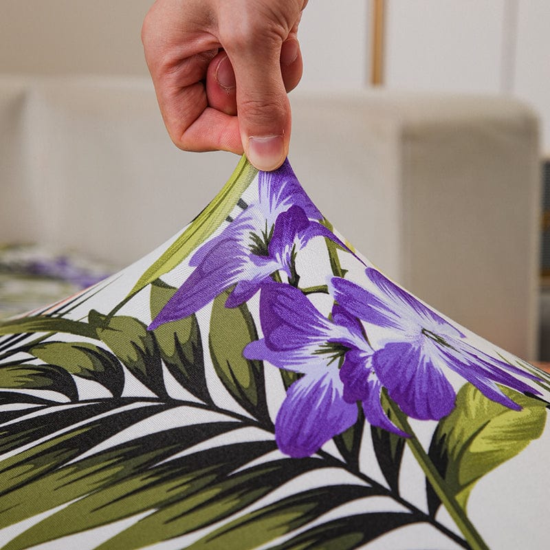 Housse de coussin de canapé extensible, Écru jungle violette, posée sur les coussins d'assise et de dossier d'un canapé — vue 6