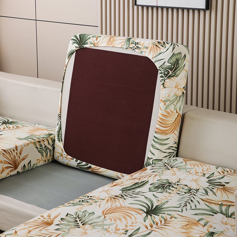 Housse de coussin de canapé extensible, Écru jungle dorée, posée sur les coussins d'assise et de dossier d'un canapé — vue 5