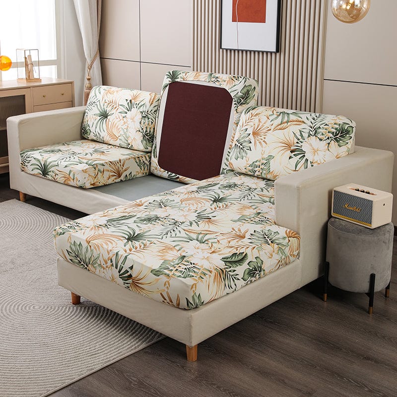 Housse de coussin de canapé extensible, Écru jungle dorée, posée sur les coussins d'assise et de dossier d'un canapé — vue 4