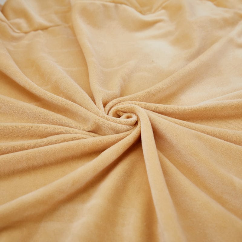 Housse de coussin de canapé en velours, Miel, posée sur les coussins d'assise et de dossier d'un canapé — vue 6