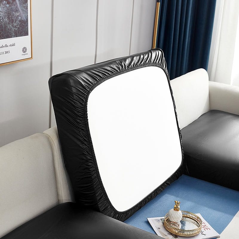 Housse de coussin de canapé en simili cuir, Noir onyx, posée sur les coussins d'assise et de dossier d'un canapé — vue 4