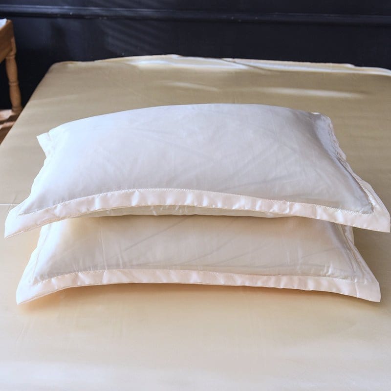 Parure de lit Beige clair type satin - Drap housse / Housse de couette / 2 taies d'oreiller La Maison des Housses