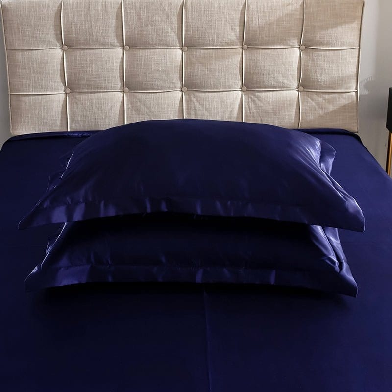 Parure de lit Bleu foncé type satin - Drap housse / Housse de couette / 2 taies d'oreiller La Maison des Housses