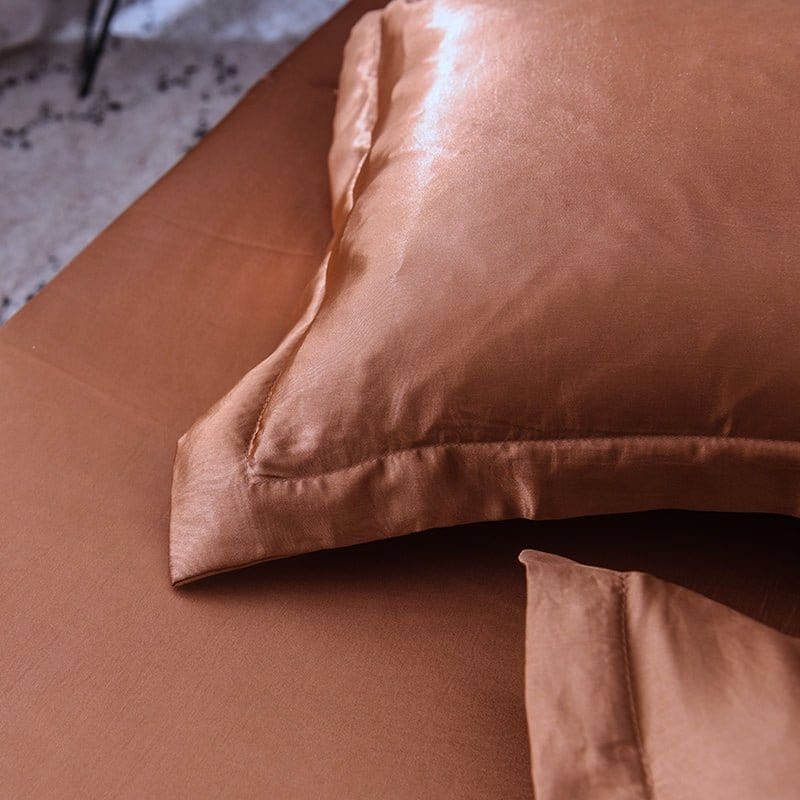 Parure de lit Marron type satin - Drap housse / Housse de couette / 2 taies d'oreiller La Maison des Housses