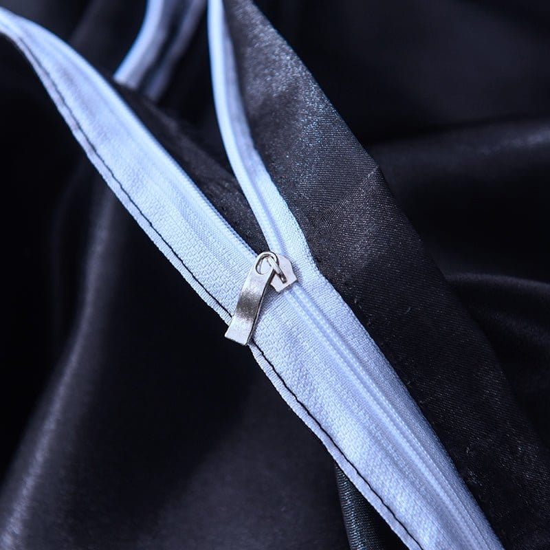 Parure de lit Noir type satin - Drap housse / Housse de couette / 2 taies d'oreiller La Maison des Housses