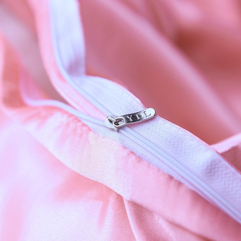 Parure de lit Rose type satin - Drap housse / Housse de couette / 2 taies d'oreiller La Maison des Housses