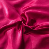 Parure de lit Rouge type satin - Drap housse / Housse de couette / 2 taies d'oreiller La Maison des Housses