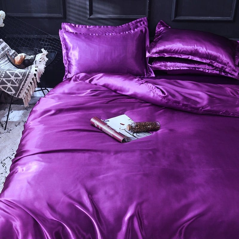 Parure de lit Violet type satin - Drap housse / Housse de couette / 2 taies d'oreiller La Maison des Housses