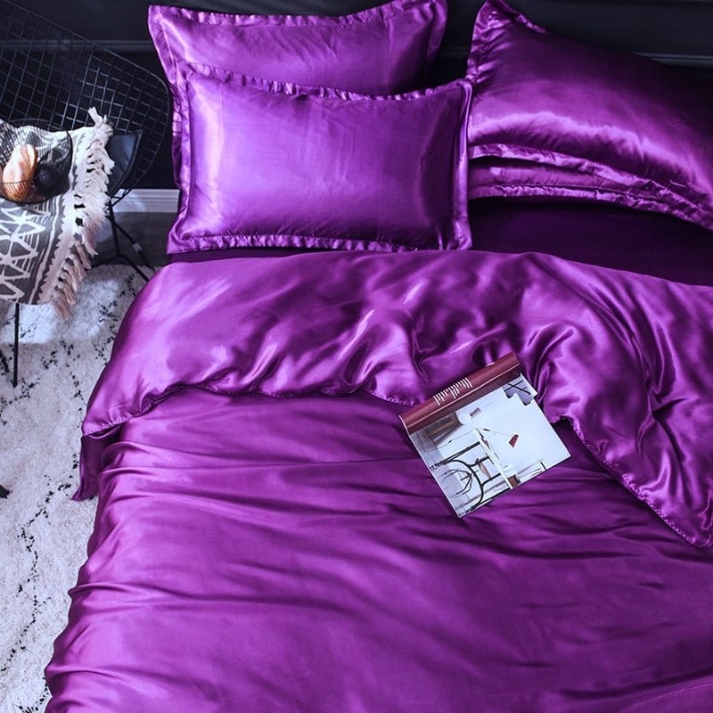 Parure de lit Violet type satin - Drap housse / Housse de couette / 2 taies d'oreiller La Maison des Housses