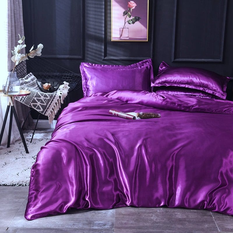 Parure de lit Violet type satin - Drap housse / Housse de couette / 2 taies d'oreiller La Maison des Housses